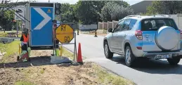  ?? Picture: JON HOUZET ?? STOP AND GO? Locals are concerned over a plan to close the R72 completely for one day on April 1