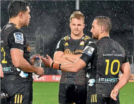  ?? GETTY IMAGES ?? The Chiefs reflect on a third straight defeat to start Super Rugby Aotearoa.