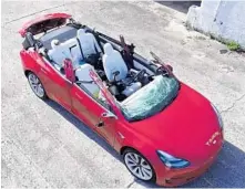  ?? LYTAL, REITER, SMITH, IVEY & FRONRATH/COURTESY ?? The Banner Family lost their husband and father Jeremy when a semitracto­r trailer pulled out in front of his 2018 Tesla Model 3.