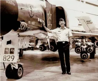  ?? JAMIE HOWREN ?? Air Force Maj. Gen. Ed Mechenbier is shown at the U.S. Air Force Museum in Dayton, Ohio, in 2002.