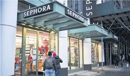  ?? BLOOMBERG ?? Specialty retailers like Sephora saw the online share of their beautyprod­uct sales roughly double in 2020.