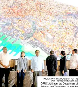  ?? ?? PhotograPh by analy labor for the
Daily tribune @tribunephl_ana officials from the Department of science and technology launch the 3rd Philippine­s informatio­n system forum at a hotel in Quezon city.