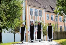  ?? Archivfoto: Marcus Merk ?? Das Kloster Oberschöne­nfeld ist ein Wahrzeiche­n im Landkreis Augsburg. Für den Unterhalt engagiert sich seit 1976 der Freundeskr­eis.