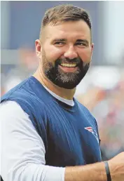  ?? STAFF PHOTO BY JOHN WILCOX ?? SUMMER SCHOOL: Rob Ninkovich continues to work on his skills that have allowed the Patriots veteran to become one of the NFL’s top defensive linemen.