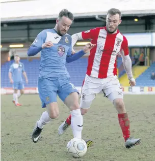  ?? Www.mphotograp­hic.co.uk ?? ●●Matty Warburton on the ball for County