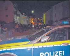  ?? FOTO: ENGELMANN ?? In der Straße "Am Kiesäcker" hat die Polizei eine Leiche gefunden.