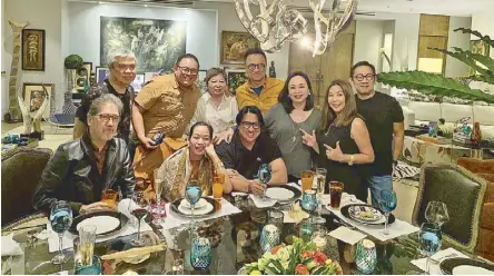  ??  ?? Mr. M, Joel Mercado, Leo Katigbak, Girlie Rodis, Enrico Santos, Law Tan, Korina Sanchez, yours truly, Keren Pascual and Mariole Alberto