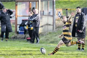  ??  ?? Conversion
The boot of Scott Shankie helped rack up points for East Kilbride