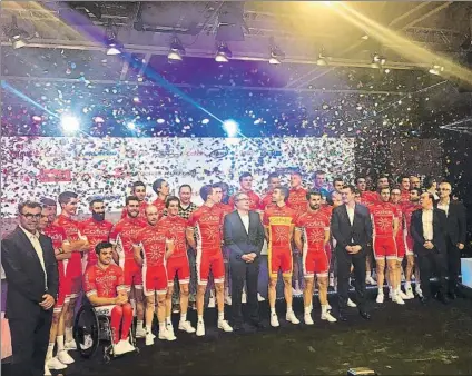  ?? FOTO: COFIDIS ?? Presentaci­ón del equipo Cofidis en Lille. Jesús Herrada y Nacer Bouhanni serán los líderes esta temporada