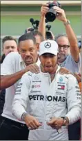  ??  ?? Lewis Hamilton con Will Smith.