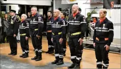  ??  ?? Les récipienda­ires des médailles d’honneur des sapeurs-pompiers.