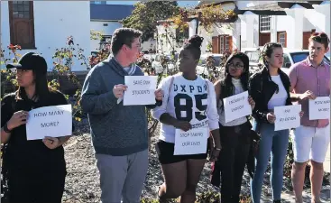  ?? Picture: BHEKI RADEBE ?? SAVE OUR STUDENTS: Stellenbos­ch students picketed outside Stellenbos­ch Magistrate’s Court yesterday where two suspects appeared for the murder of Hannah Cornelius.