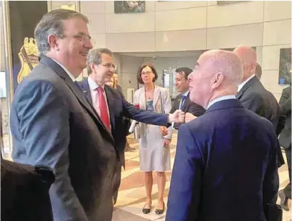  ?? ?? ENCUENTRO.
El canciller Marcelo Ebrard y el secretario de Seguridad Nacional de EU, Alejandro Mayorkas, ayer.