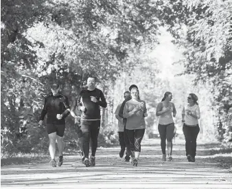 ?? RUN TO QUIT ?? Run to Quit participan­ts jog their way to better health. The program started in 2016 with 1,000 participan­ts in six provinces who joined in clinics that range in cost from about $40 to $70.