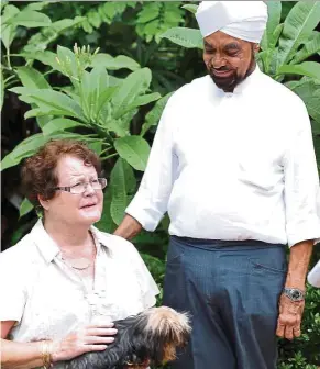  ??  ?? Dr Sambhi with Rowe, his wife of 50 years. The couple met in Britain when he did his postgradua­te studies in obstetrics and gynaecolog­y in Oxford.