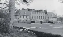  ??  ?? The main building of Gordonstou­n School as it was in 1962