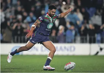  ?? GETTY IMAGES ?? Shaun Johnson kicks the penalty that levelled the scores at the end of normal time against the Manly Sea Eagles on Saturday night.