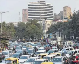  ?? RAVI CHOUDHARY/HT ?? Huge rush at Connaught Place due to New Year celebratio­ns in New Delhi on Sunday.