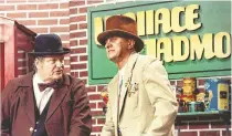  ?? MICHAEL MEISTER/THE REPUBLIC ?? Wallace (left) on the set with Ladmo in 1989.