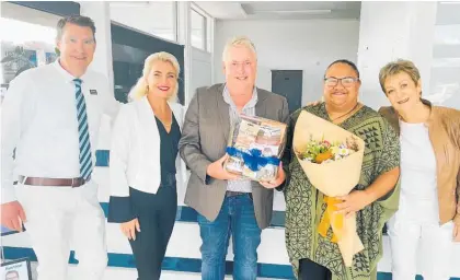  ?? Photo / Harcourts Taupo ?? Harcourts Taupo¯ Good Sort Award recipient Janice Wall (second from right), with Harcourts residentia­l sales consultant Steve Sprague, Harcourts co-owner Mary-Louise Johns, Taupo¯ mayor David Trewavas, and Harcourts coowner Rosie Harvey (right).