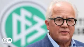  ??  ?? Wie lange kann sich DFB-Präsident Fritz Keller noch im Amt halten?