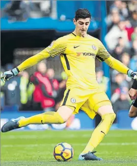  ?? FOTO: GETTY ?? Courtois El meta belga del Chelsea sería objetivo blanco para el próximo verano