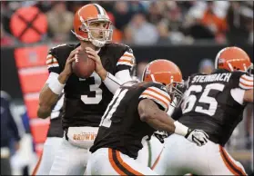  ?? MARK DUNCAN - THE ASSOCIATED PRESS ?? Browns quarterbac­k Derek Anderson drops back against the Seahawks in a 2007game.