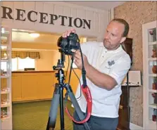  ?? JULIE COLLINS  CAPE BRETON POST ?? Greg Weir, the first Google Trusted Independen­t Photograph­er in the Maritime region, did his first shoot this week at the Inverary Resort in Baddeck.