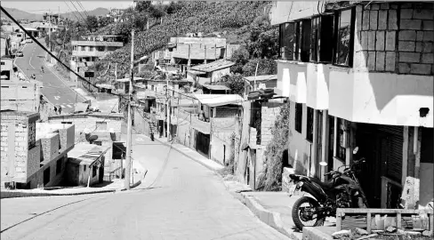  ?? Patricio terán / el Comercio ?? •
La calle S19 del barrio San Carlos del Sur se intervino con los fondos provenient­es de los presupuest­os participat­ivos.