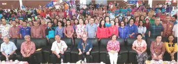  ??  ?? Uggah (seated, fourth left) – flanked by Doreen and Rentap – in a photo-call at the event in Betong. Also seen are (seated, from left) Friday, Jabu, Wong and Empiang.