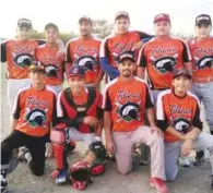  ??  ?? LOS TITANES, equipo que va de 1-3 en la categoría Tercera Fuerza y que este domingo va contra Pericos en el Vela 1.