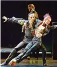  ?? Foto: Nik Schölzel ?? Riccardo De Nigris und Eveline Drum men in „Carmen“.