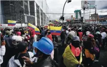  ?? ?? Grupos indígenas, a los que se han unido estudiante­s y entidades feministas, llevan dos semanas de manifestac­iones en Ecuador.