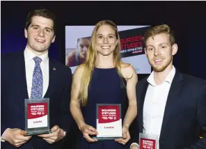  ??  ?? Louis-Mathieu Normandin, lauréat de la bourse de 5 000 $, Cendrine Browne, lauréate de la bourse de 10 000 $ et Pascal Dion, lauréat de la bourse de 2 500 $.