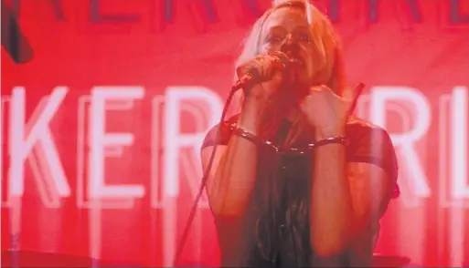  ?? TIFF PHOTOS ?? Elisabeth Moss stars as a punk rocker on the downslide in Her Smell, a film screening in the Platform section of September's Toronto Internatio­nal Film Festival.