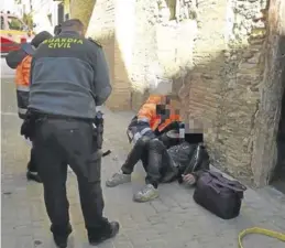  ?? GUARDIA CIVIL ?? El hombre atendido en Borja por los servicios sanitarios.