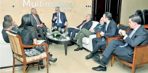  ??  ?? De izquierda a derecha, Sandra Guzmán, Héctor Marte, Héctor Linares, Osvaldo Santana, Miguel Vargas Maldonado, Carlos Gabriel García, César Medina, Hugo Rivera y Hugo Beras, durante la entrevista con elCaribe como parte de su sesión Almuerzo Semanal.