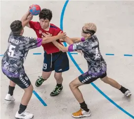  ?? FOTO ?? Jugadores de Brasil y Chile se mantienen firmes en la disputa de los lugares de honor en la categoría cadetes.