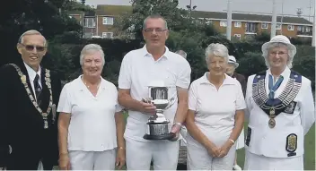  ??  ?? Winners of the non-championsh­ip Reg Jackson open triples tournament Graham Agger, Doris Flowers and Joan Padley with English Bowling Federation presidents Trevor Harris and Jean Phillips.