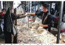  ??  ?? Berühmter Fischmarkt: Nur noch neun Händler sind aktiv