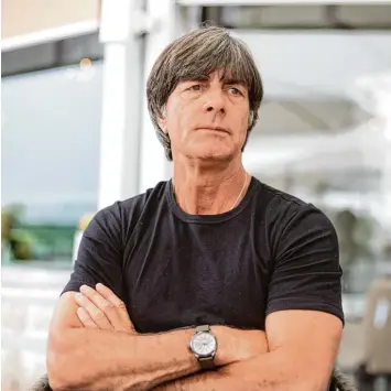  ?? Foto: Christian Carisius, dpa ?? „Man muss auf alle Eventualit­äten eingestell­t sein und flexibel reagieren.“Joachim Löw vor seiner dritten WM als Cheftraine­r der Nationalel­f.