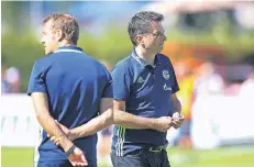  ?? FOTO: FIRO ?? Nicht in der gleichen Richtung unterwegs: Schalkes Trainer Markus Weinzierl (links) und Sportvorst­and Christian Heidel.