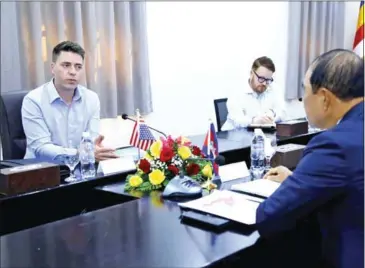  ?? CMAA ?? Ethan Rinks, US programme manager at the Office of Weapons Removal and Abatement (WRA) for East Asia and the Pacific, meets CMAA first vice-president Ly Thuch in Phnom Penh on January 19.