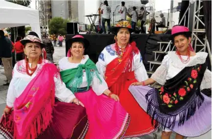  ??  ?? Yolanda Rubio, Julia Zumba, Marlene Bosques y Maley Uray, de Sisayay Andino.