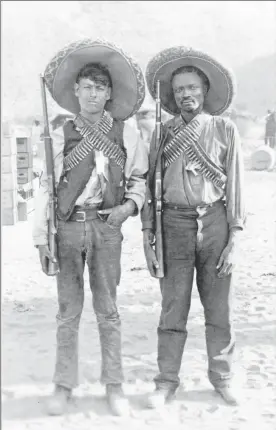  ??  ?? Historias desconocid­as de la Revolución Mexicanas en El Paso y Ciudad Juárez, de David Dorado Romo (San José California, 1961)