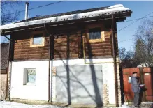  ??  ?? MOSCOW: A picture shows Viktor Karachun, one of the coordinato­rs of the campaign at his house in the village of Vostochnay­a Perlovka outside Moscow.—AFP photos