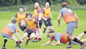  ?? ?? Attack Action from Bannockbur­n v Rosyth Sharks. Photo by George Vekic