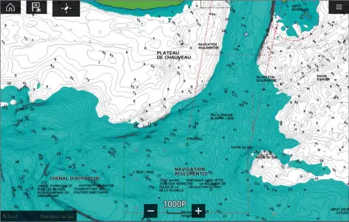  ??  ?? La plupart des appareils disposent d’un mode « pêche », qui permet d’afficher des isobathes à très haute résolution (intervalle de 30 cm) mettant en évidence le moindre relief du fond.