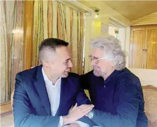  ?? LaPresse ?? Fondatore ed ex capo Sopra, Beppe Grillo e Luigi Di Maio nel loro ultimo video. Sotto, Max Bugani