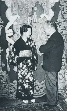  ?? ARCHIVO FAMILIAR ?? Matrimonio Chieko Hara, que nunca abandonó el kimono, junto a Gaspar Cassadó en una foto que ella
remite a Pepito